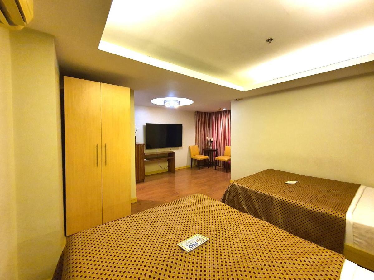 Festive Hotel Makati Paco Exteriér fotografie