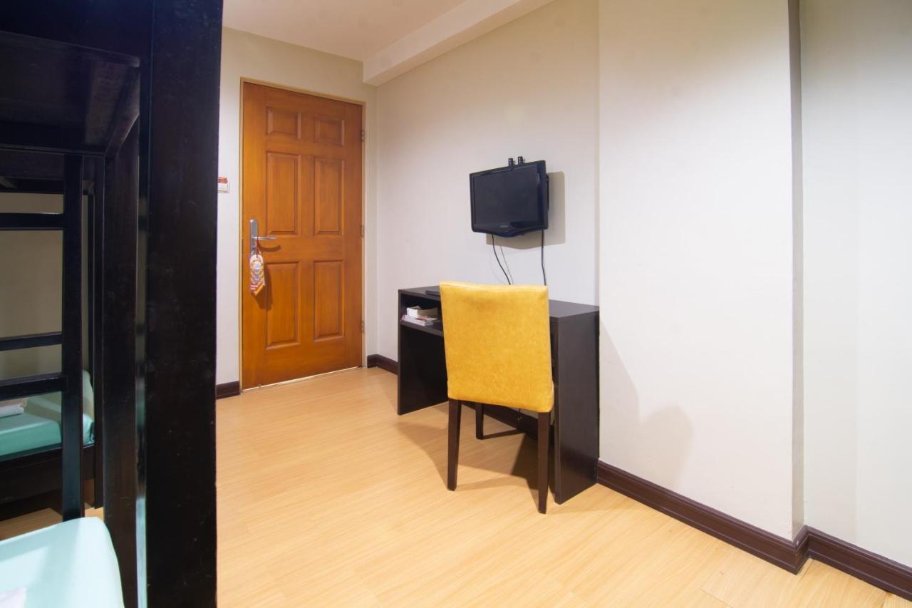 Festive Hotel Makati Paco Exteriér fotografie
