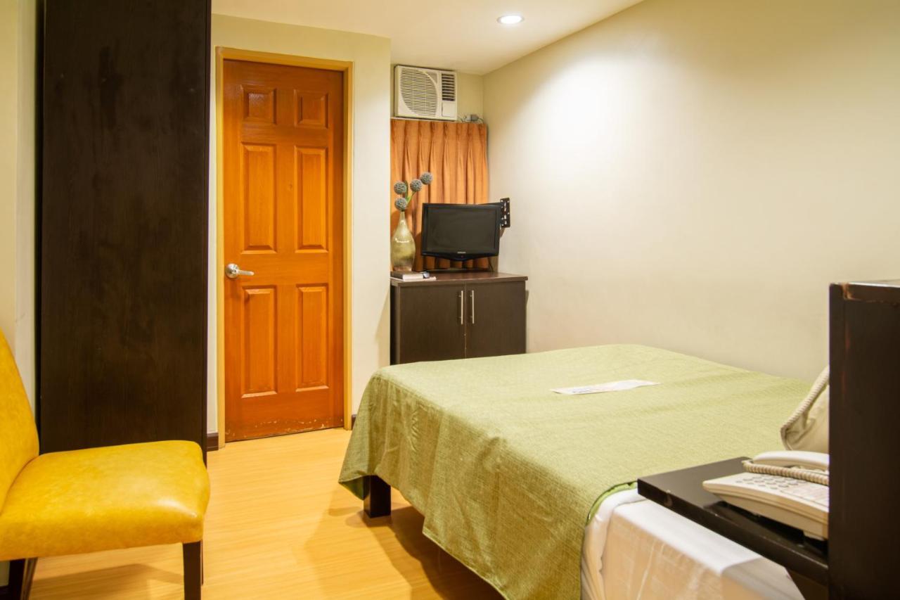 Festive Hotel Makati Paco Exteriér fotografie