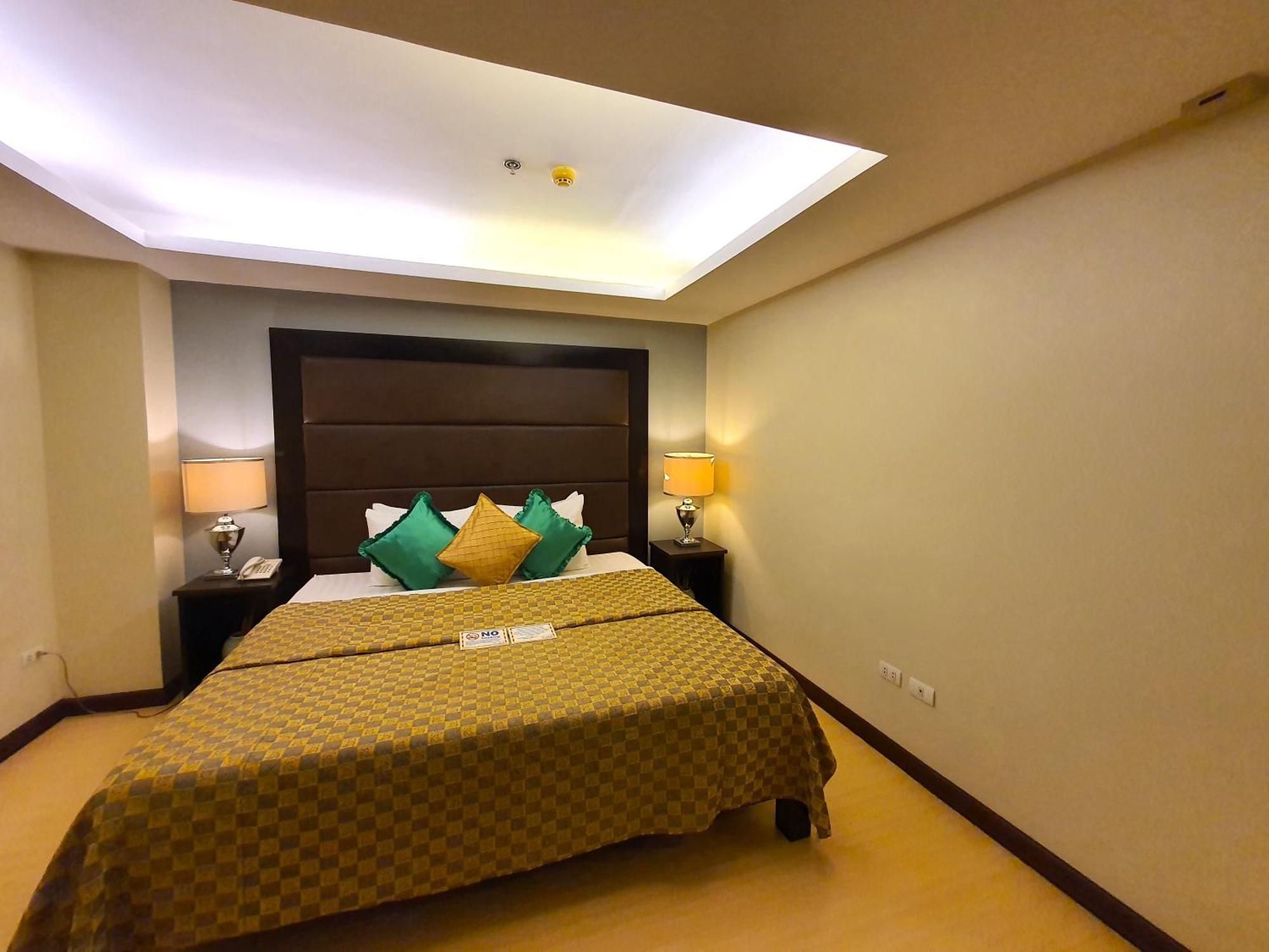 Festive Hotel Makati Paco Exteriér fotografie